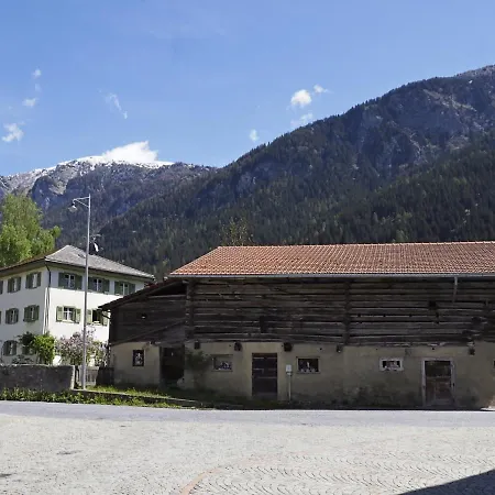 Boulder, Wandern, Naturpark, Berge Geniessen Und Mit Rabatt Ins Mineralbad Apartment Andeer