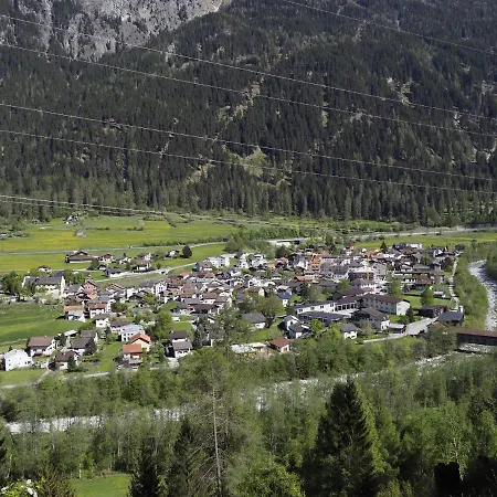 Apartment Boulder, Wandern, Naturpark, Berge Geniessen Und Mit Rabatt Ins Mineralbad Andeer