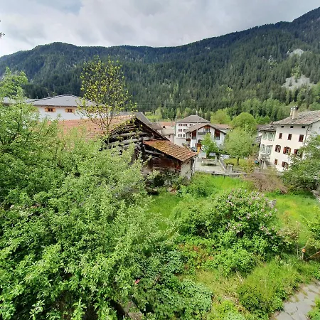 Boulder, Wandern, Naturpark, Berge Geniessen Und Mit Rabatt Ins Mineralbad * Andeer